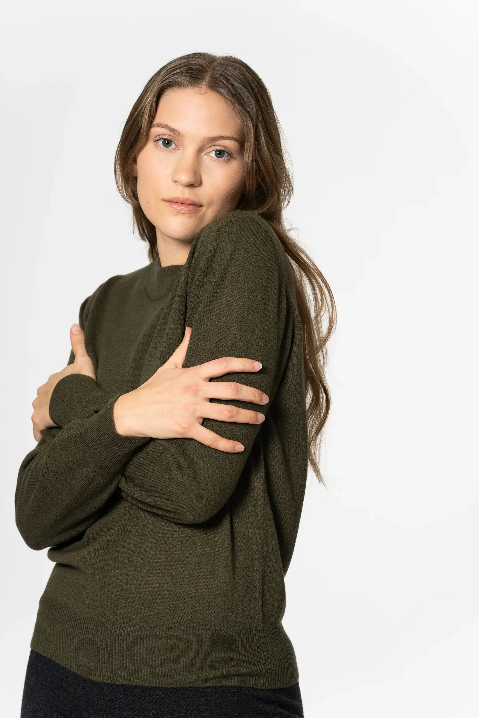 Merino O-Neck Sweater in Olive Green