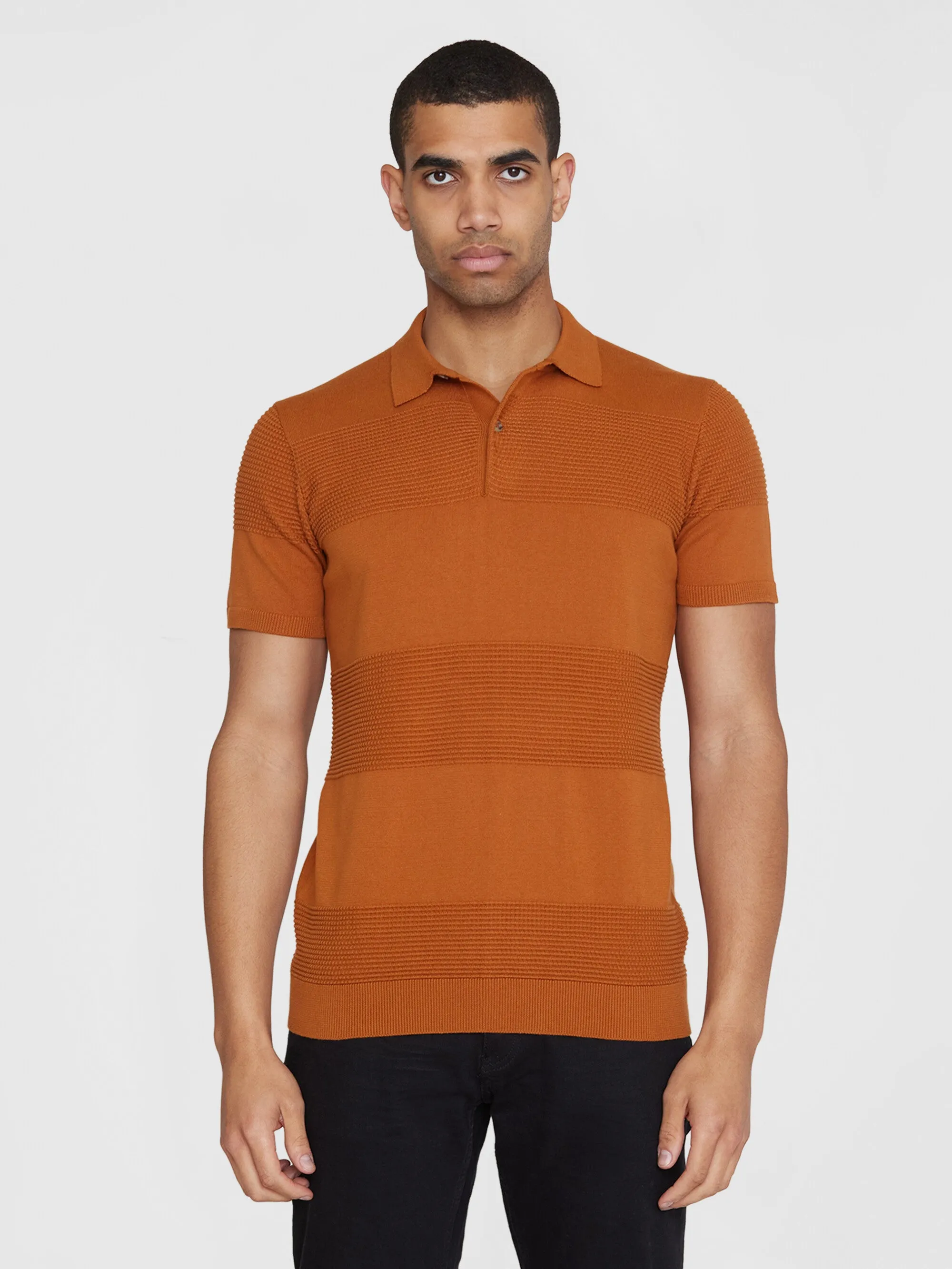 Regular pattern knitted short sleeved polo - GOTS/Vegan - Leather Brown